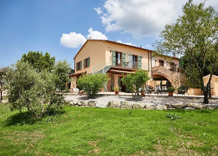 Lantgård Montecrespini